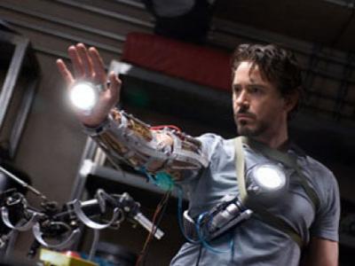 Tony Stark Iron Man Alami Kecelakaan